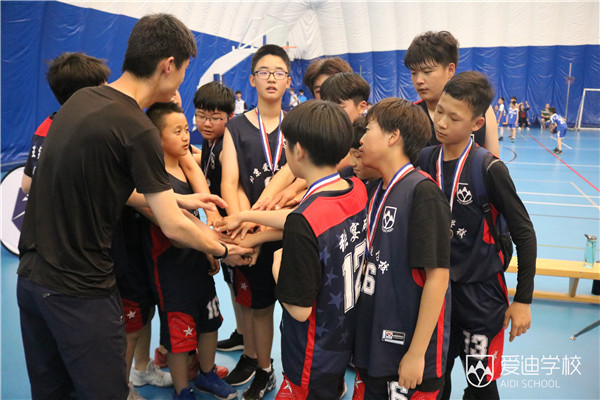 北京爱迪国际学校学生参加高尔夫联赛、篮球锦标赛获奖