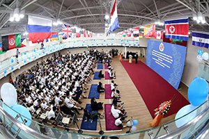 北京明诚外国语学?；剖г赫猩胙跫?></div>
		<div   id=
