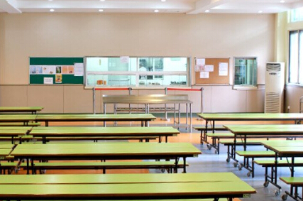 上海耀华国际学校食堂环境