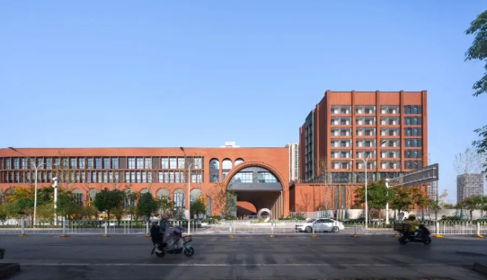 武汉贝赛思国际学校招生学费是多少？