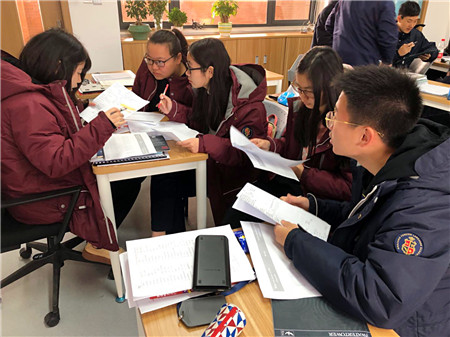 剑桥高段VCE班举办英语猜词大赛