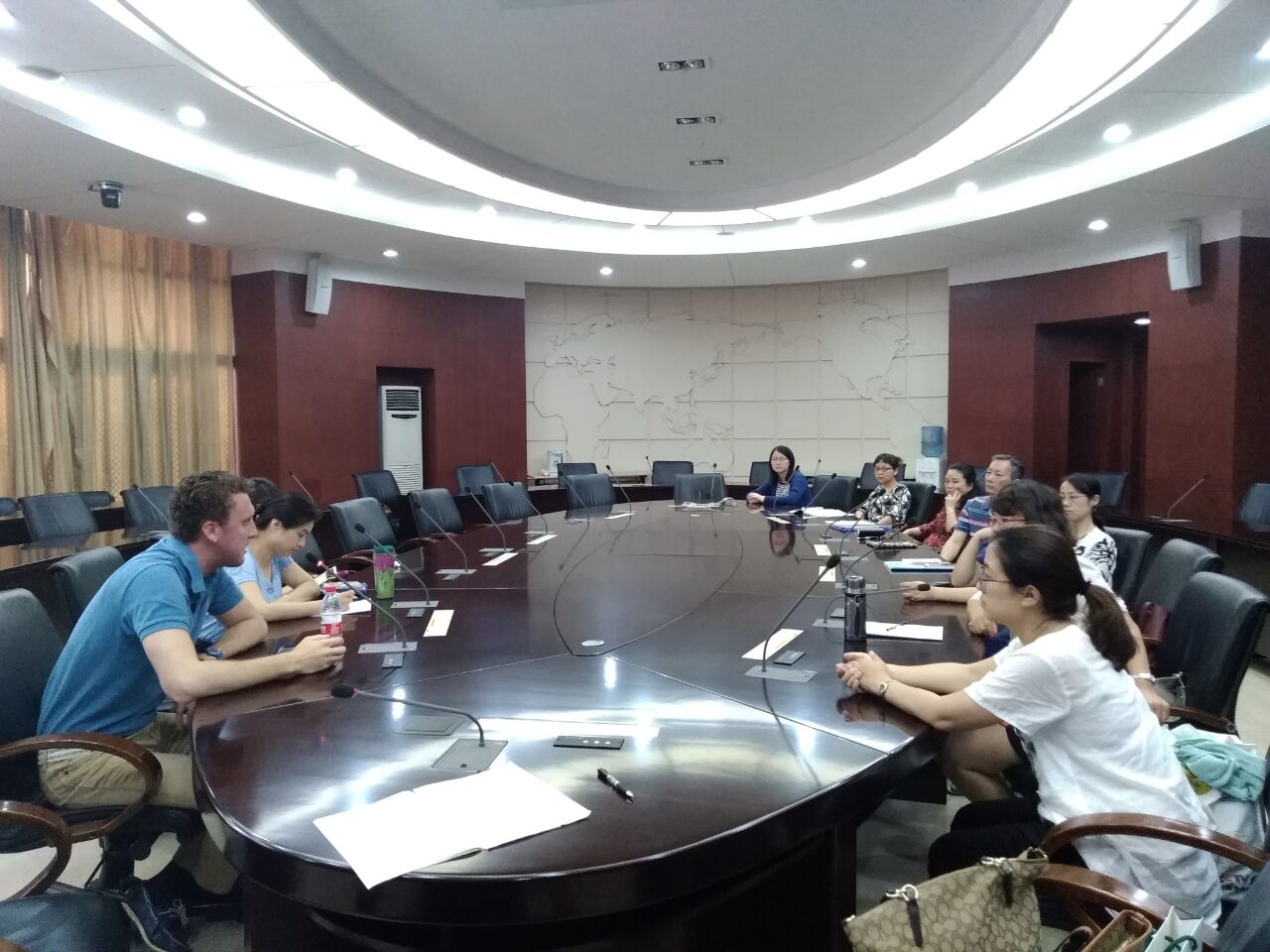 美国国日学校来访教师Patrick与我校英语老师开展交流活动