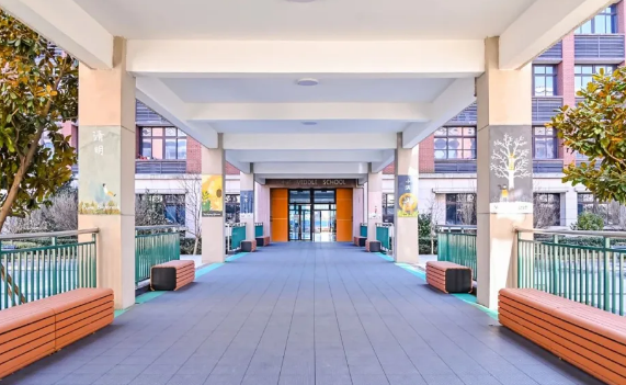 上海金山区枫叶学校