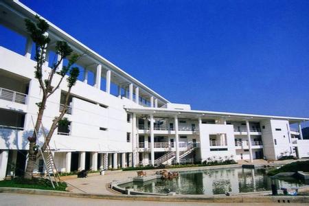 2020年深圳国际交流学院学费和招生入学