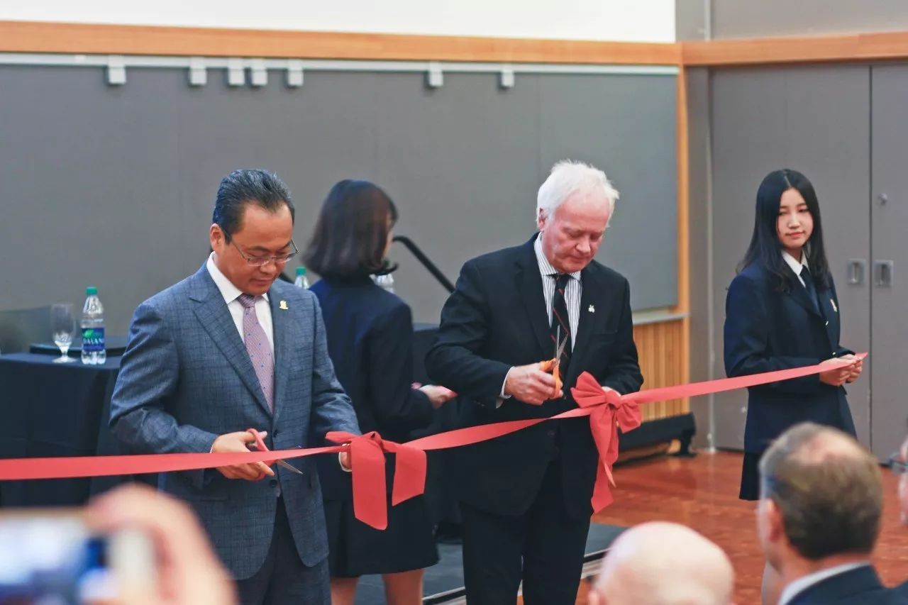 建设世界的枫叶 ——温哥华枫叶大学学校正式成立