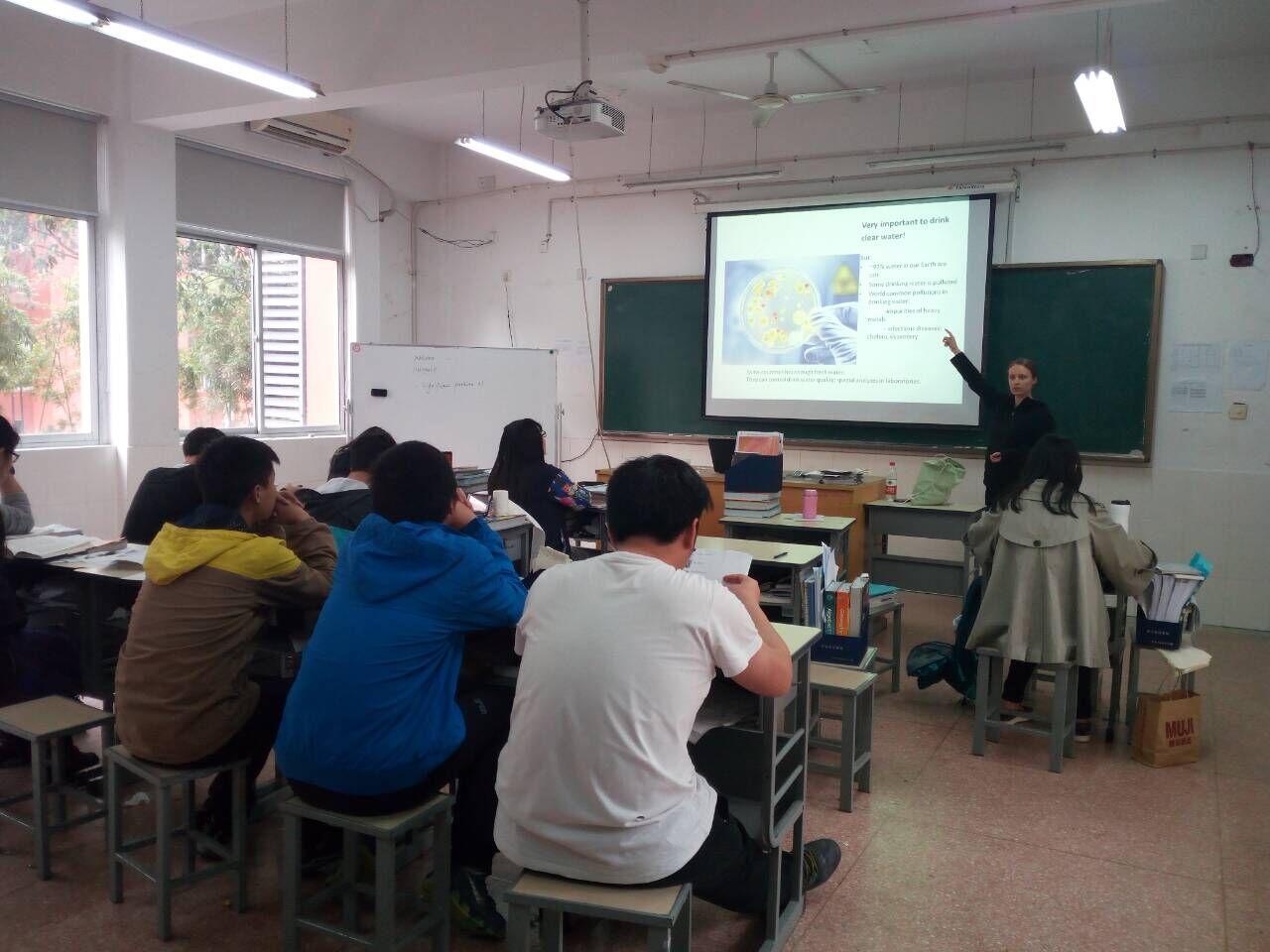 “绿色力量”——课程中心的绿色实践教育