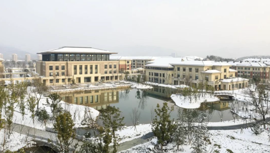 富阳中学国际部2025年招生计划及学费
